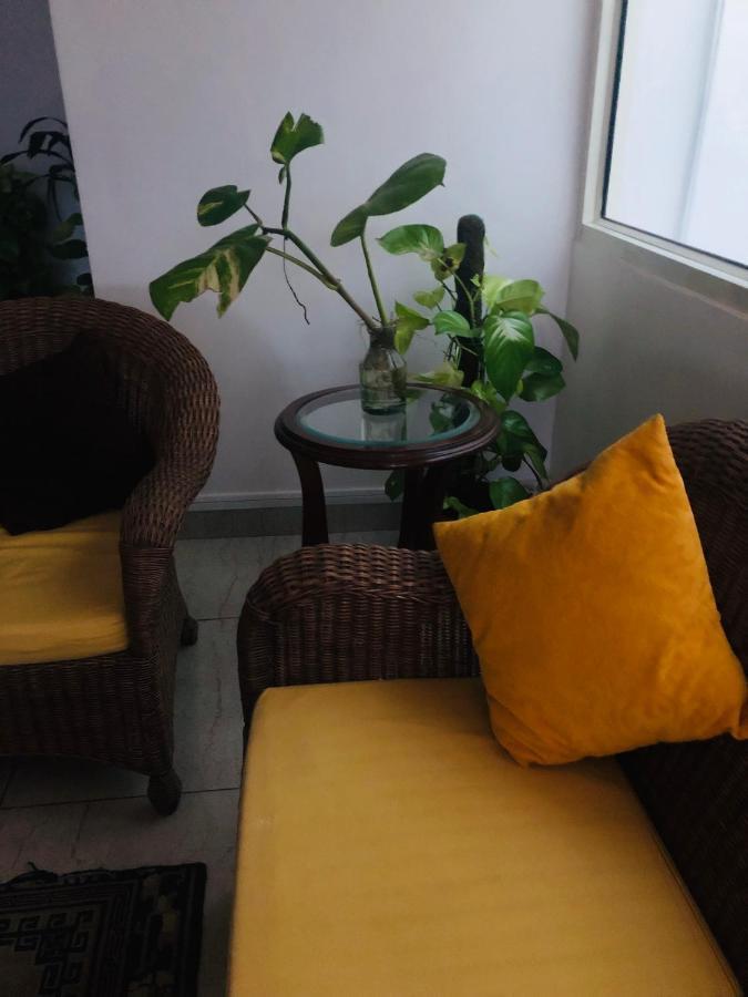 Bed and Breakfast The Neem Nueva Delhi Exterior foto