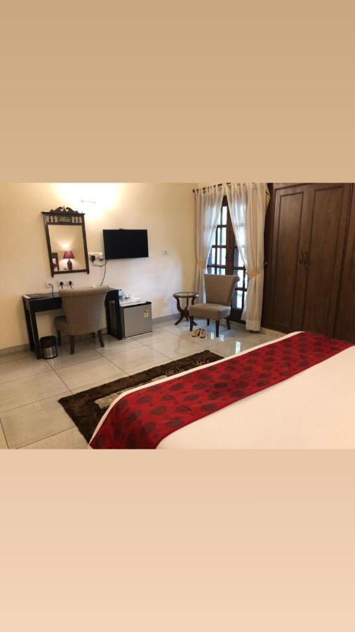 Bed and Breakfast The Neem Nueva Delhi Exterior foto