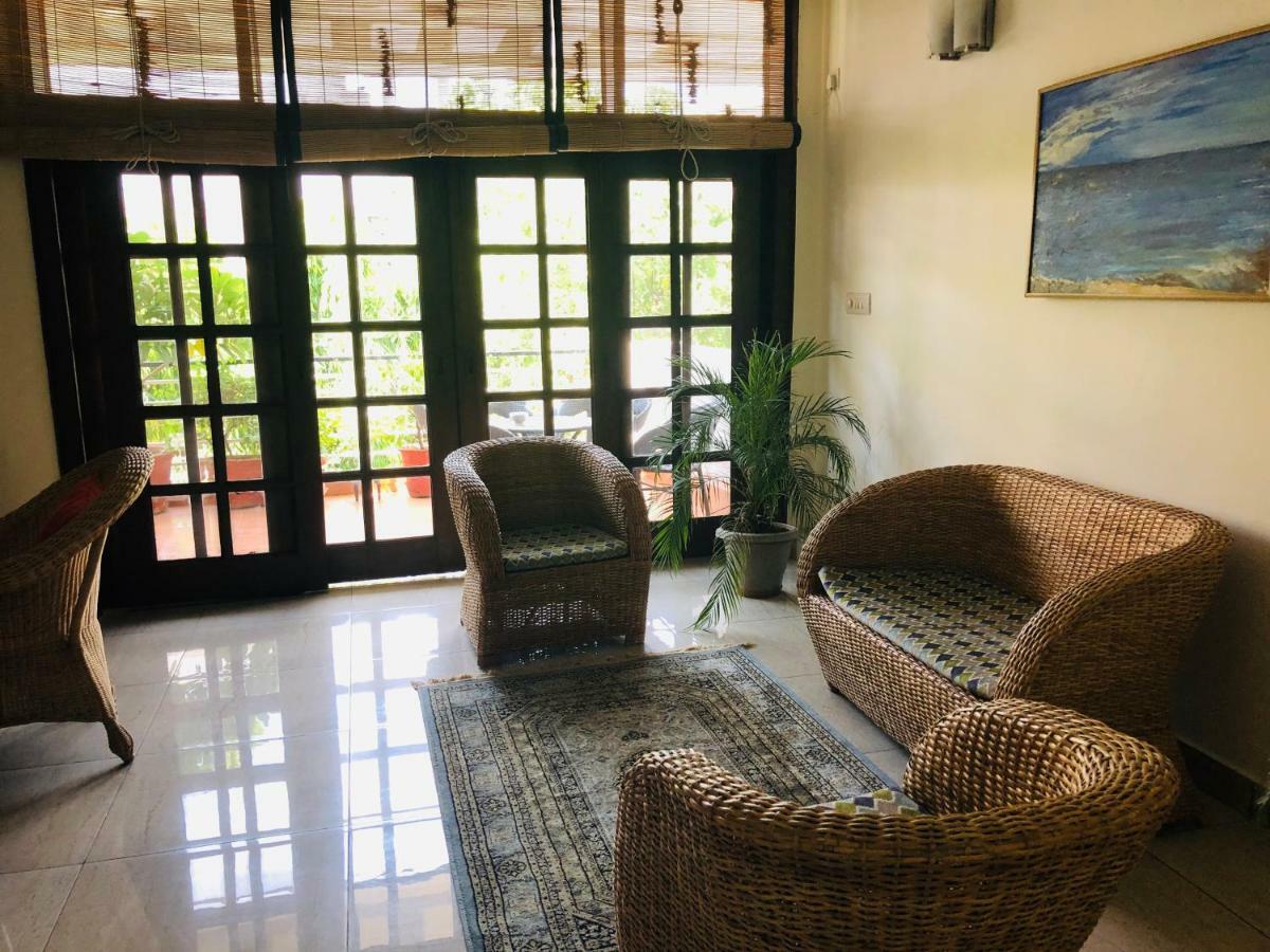 Bed and Breakfast The Neem Nueva Delhi Exterior foto